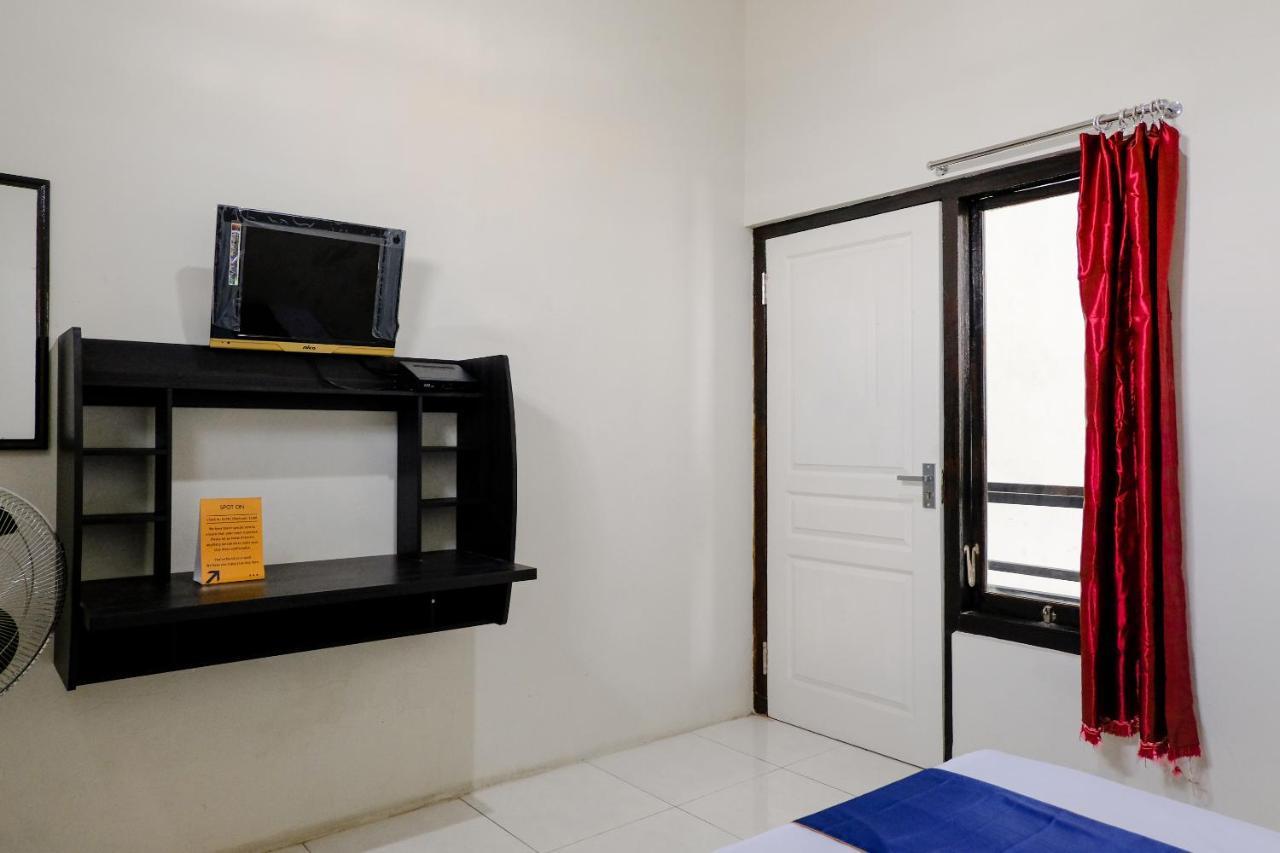 Spot On 2723 Gatsu Kost Hotel Nganjuk Luaran gambar